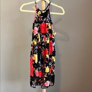 ⭐️⭐️PICK 5 / $20 Old Navy Black Dress with Red and Yellow Floral Print XS 5